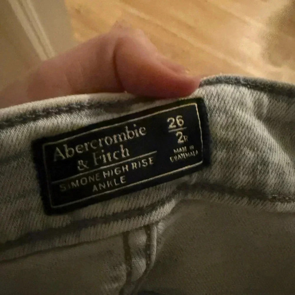Abercrombie And Fitch  Light Wash Size 2 (26) - Picture 5 of 7
